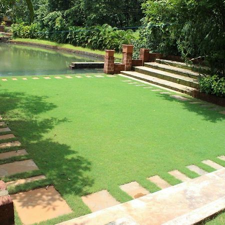 Cherilyn Monta Resort - Ratnagiri Vatul Bagian luar foto