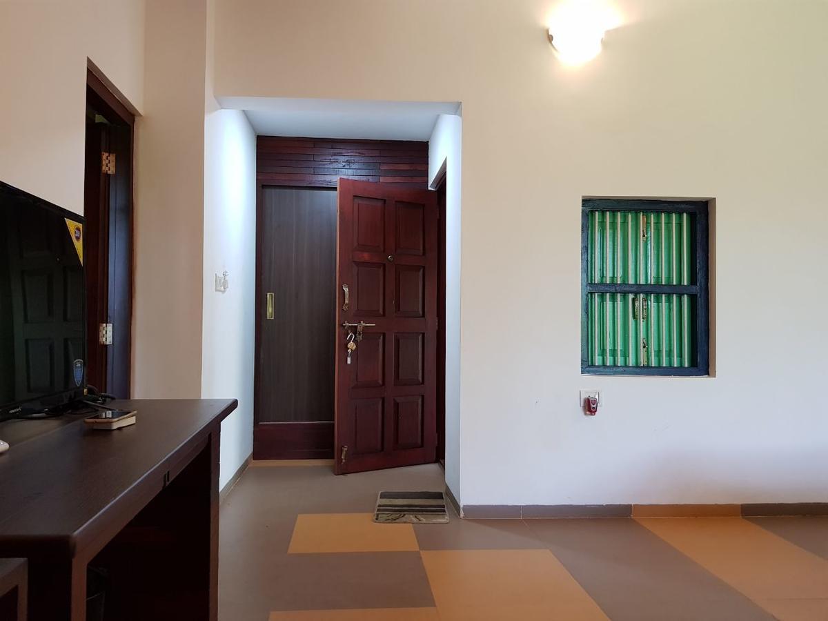 Cherilyn Monta Resort - Ratnagiri Vatul Bagian luar foto