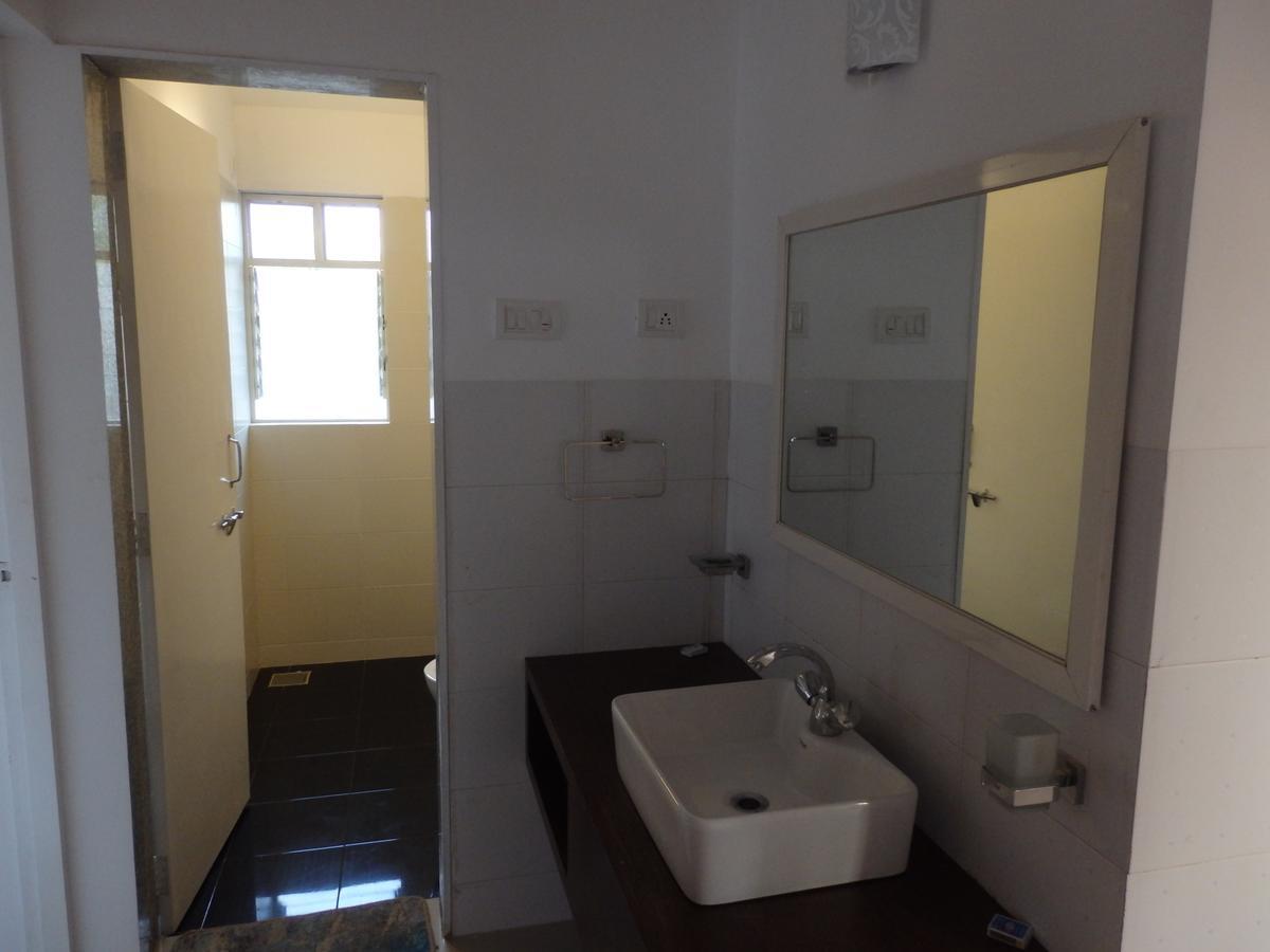 Cherilyn Monta Resort - Ratnagiri Vatul Bagian luar foto